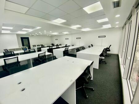 Ambient Zyre me Qira ne Bllok 15€ m2 sip 69m2 /150 m2/220m2 /440m2