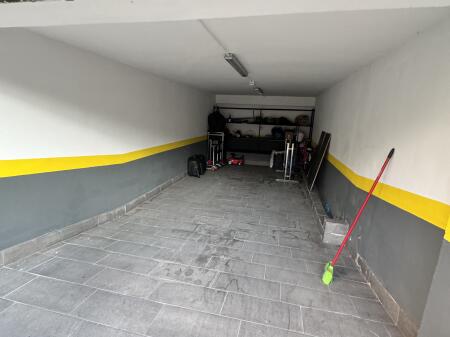 OCCASIONE!! Garage privato con tetto di 106 m2 in vendita vicino al Giardino Botanico
