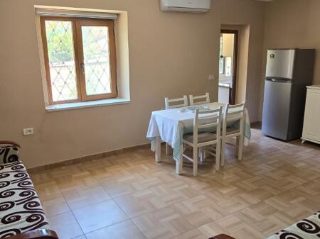 Shitet apartament 2+1+2 rruga fortuzi