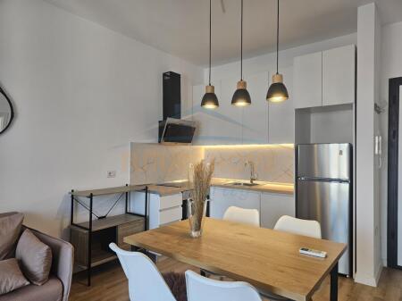 Qera, Apartament 1+1, Ish Tregu Elektrik, Tiranë.