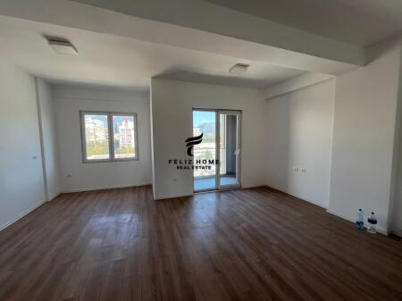 SHITET APARTAMENT 3+1 XHAMLLIK 265.000 EURO