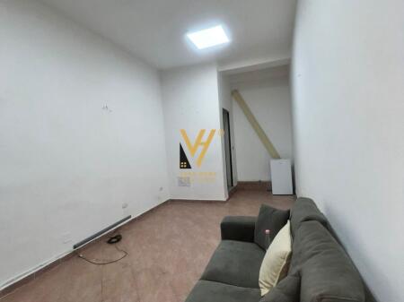 JEPET ZYRE 25M2 ME QERA TE ISH EKSPOZITA 280 EURO