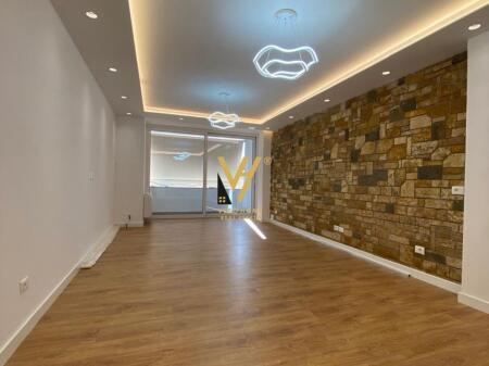 JEPET ZYRE 130 M2 ME QERA NE BLLOK 2.000 EURO