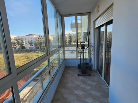 SHITET SUPER APARTAMENT 2+1 + VERANDË NE PLAZH, DURRËS