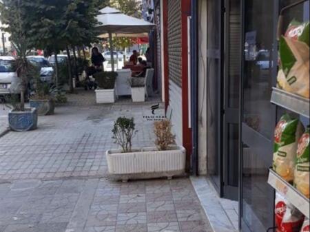 NEGOZIO IN AFFITTO 40M2 VIA BARDHYL 700 EURO