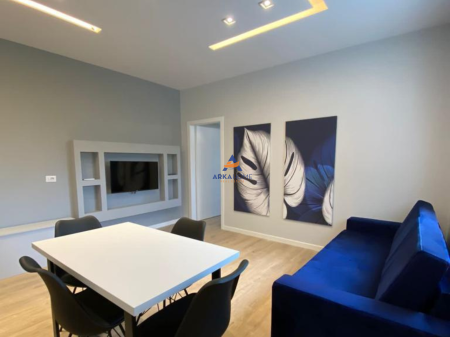JEPET ME QERA APARTAMENT 1+1 "TE 21 DHJETORI" 500 EURO