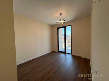 TEK ALTANA, APARTAMENT 2+1+2 ME QIRA NË RRUGËN E KOSOVARËVE!