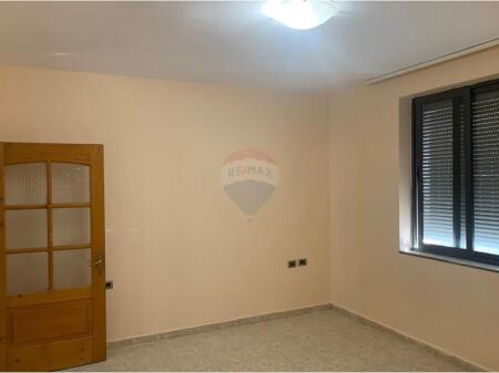 Rent - Office space near 21 Dhjetori