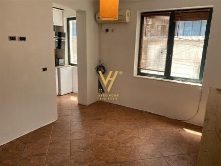 JEPET ZYRE 50 M2 ME QIRA TE BLLOKU 650 EURO