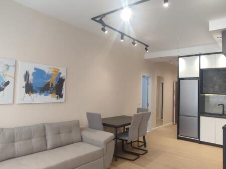 Shitet  Apartament 2+1+ballkon +tualete ( pa dritare )   ⛳️Laprake