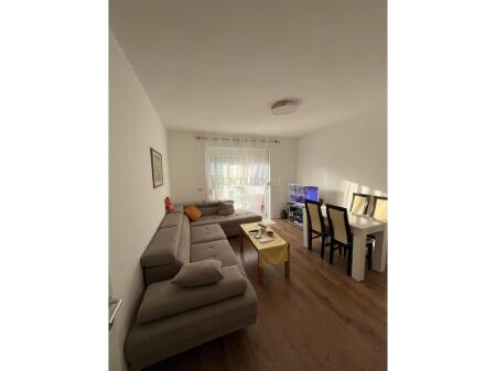 VENDIAMO APPARTAMENTO 2+1 VICINO AL NUOVO MATERNITÀ 155,000 €