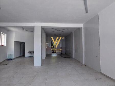 SHOP 105 M2 FOR RENT AT PAZARI I RI 800 EURO