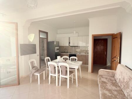 📢 APPARTAMENTO 1+1 IN AFFITTO – VICINO ALLA SCUOLA 24 MAJI, VLORE