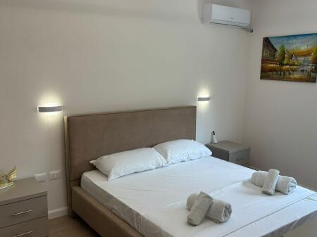 Appartamento 1+1+1 con Balcone in Affitto