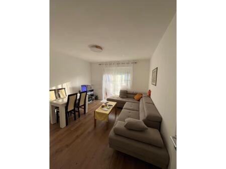 WE SELL 2+1 APARTMENT NEAR THE NEW MATERNITY Possibility to buy 100% with credit. 155,000 €