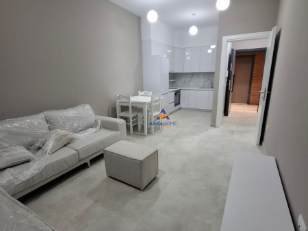 JEPET APARTAMENT ME QERA 1+1+BALLKON "REZIDENCA HENKE,KOMBINAT" 600 EURO.