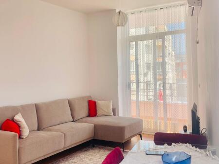Appartamento 1+1+1 con Balcone in Affitto