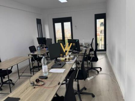 ZYRE 107 M2 ME QIRA TE RRUGA E ELBASANIT 900 EURO