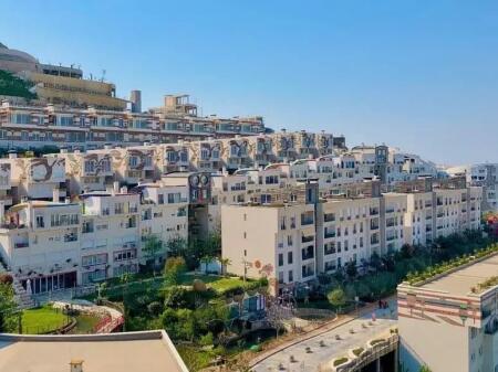 Apartment 3+1+2 with Veranda + Parking for Sale at Kodra e Diellit 2