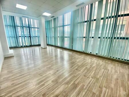 Commercial Space For Sale 📍Overpass of the Commune