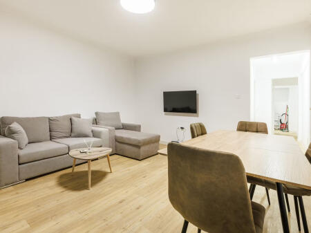 Appartamento in affitto 1+1 a Oxhaku (ID B210457) Tirana