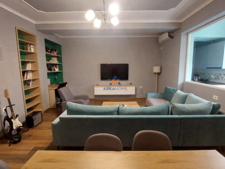 PRIVATE 3-FLOOR HOUSE FOR RENT "AT THE BALLET SCHOOL, CENTER" 1200 EURO