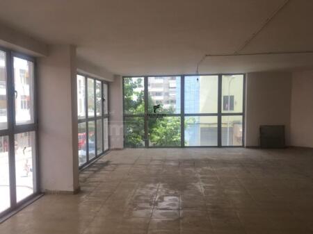 AMBIENT BIZNESI ME QERA 230 M2 BRRYL 1.000 EURO