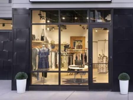SHOP FOR SALE 63 M2 ZOGU I PARE BOULEVARD 630,000 EURO