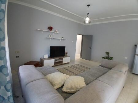 Apartament me qera 2+1