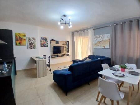 Appartamento 1+1 in affitto, vicino a Caffe Flora, via Durresit