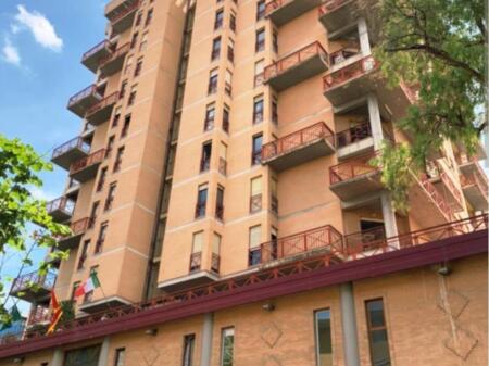 JEPET ME QIRA : AMBJENT BIZNESI   : TORRE DRINI - CENTER