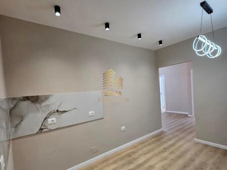 For sale, Apartment 2+1, Pazari i Ri, 195,000 Euro