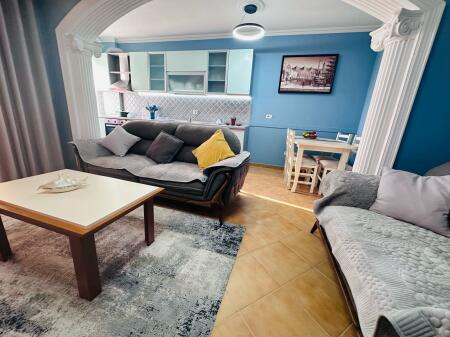 Jepet me qera apartament 2 + 1 te 5 Maji