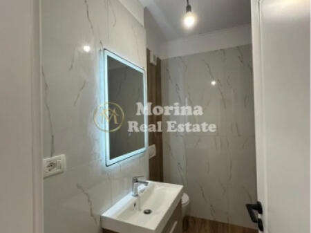 Qera, Apartament 1+1, Pazari Ri, 400 euro/muaj
