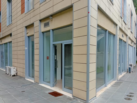 Negozio in affitto presso Ambasciatore 2, vicino ad Air Albania