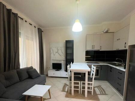Affittasi appartamento 2+1 presso Kodra e Diellit! 450 € /Mese
