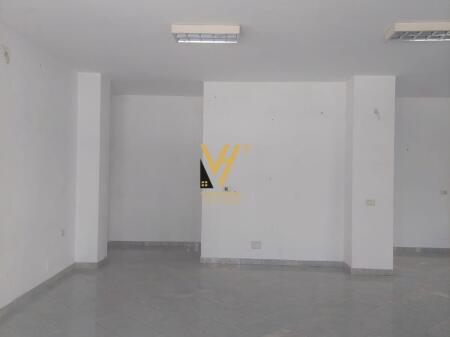 JEPET DYQAN 70 M2 ME QIRA TE KOMUNA E PARISIT 1.000 EURO