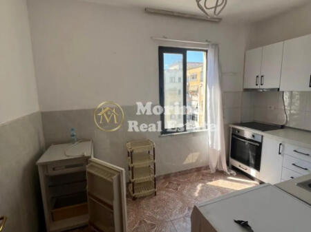 Affitto, Appartamento 1+1, Palazzo con Freccia, 350 euro/mese