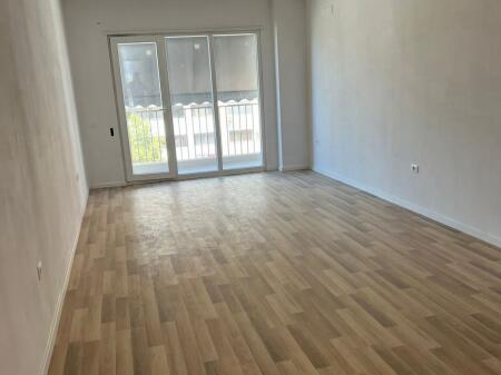 ZYRE ME QERA 112 M2 YZBERISHT 600 EURO