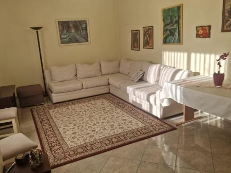 Xhamllik, appartamento 2+1 in affitto! 50.000 Leke
