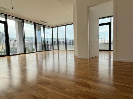 OFFICE FOR RENT 136 M2 KOSOVAREVE STREET 1,400 EURO