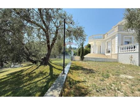 Villa di lusso in vendita a Durazzo!