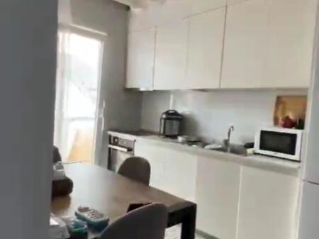 SHITET APARTAMENT 2+1 150000 EURO FRESKU