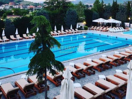 RESORT ESCLUSIVO IN AFFITTO – VAQARR (PISCINA & SALA EVENTI)
