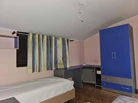 For rent 3rd floor of a private villa 2+1, Electric Market near Crown Shop 550 thousand lek