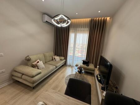 🏠 Appartamento 1+1 in affitto – Complesso Magnet, 21 Dhjetori, Tirana  💶 Prezzo dell'affitto: 550 € / mese