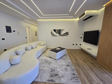 Apartament ne shitje 2+1+2 tek Petro Nini