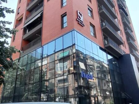 Office for rent in Myslym Shyr, in a luxury building (700 Euro negotiable)

