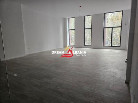 Commercial Space/Shop for rent on Kavaja street at Garden Building (ID 42711038)