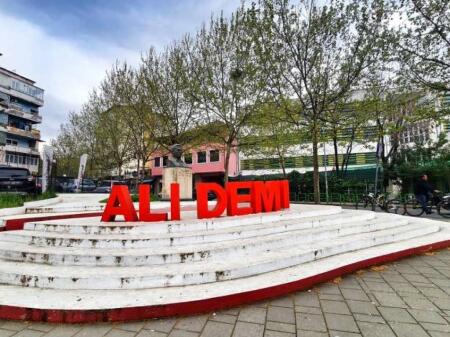 In vendita, appartamento 2+1, Ali Demi, Tirana. 